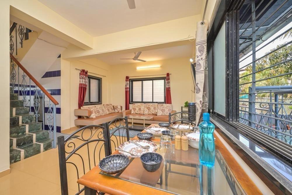 Golden Nest Apartment *