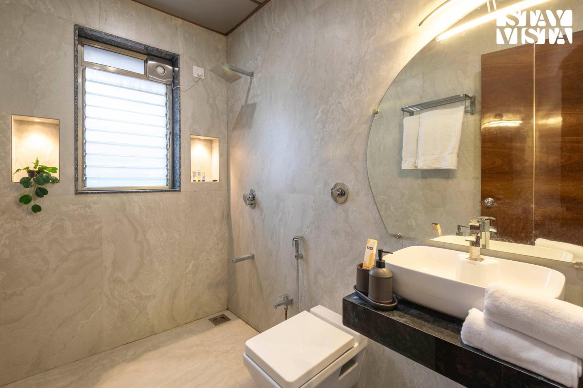 Stayvista At Nova Nest With Rooftop Pool Villa