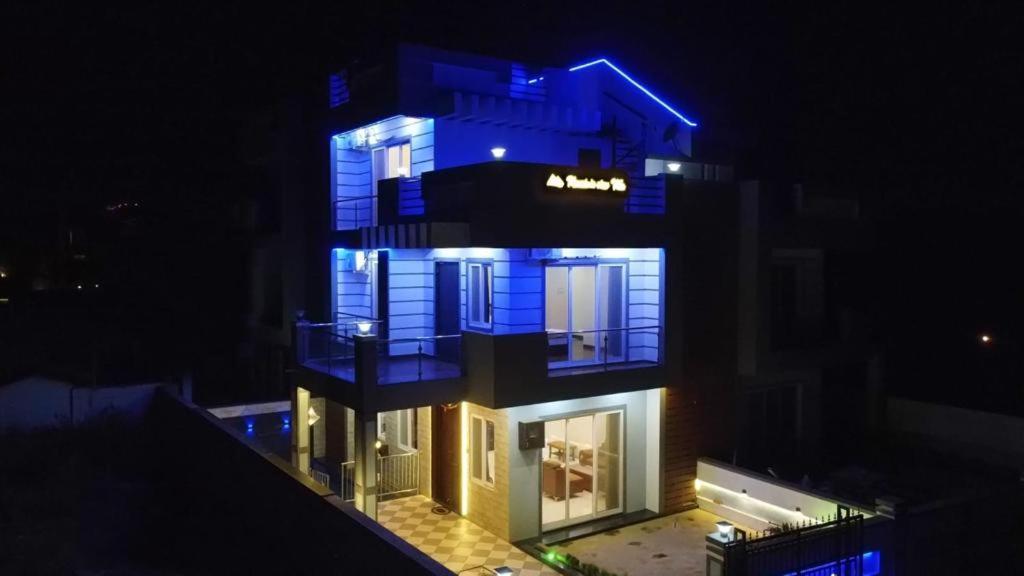 Toll Gate 3 Bhk Luxury Villa's Villa *