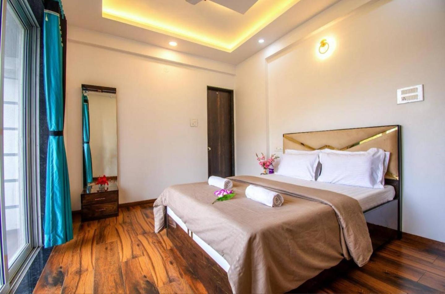 Toll Gate 3 Bhk Luxury Villa's *