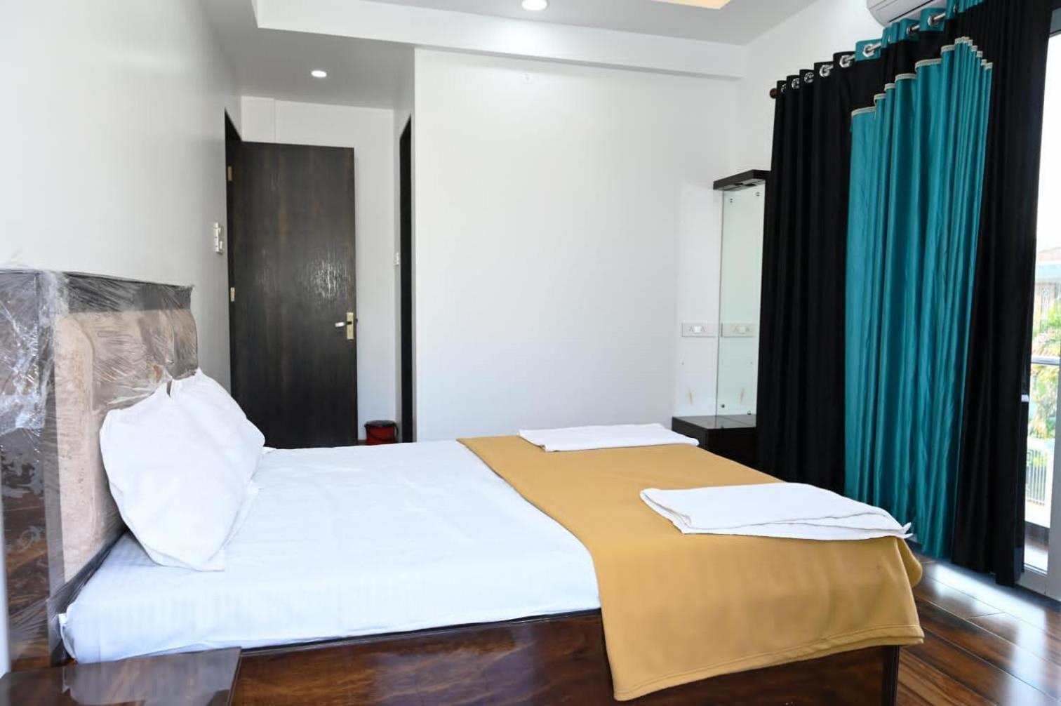 Toll Gate 3 Bhk Luxury Villa's