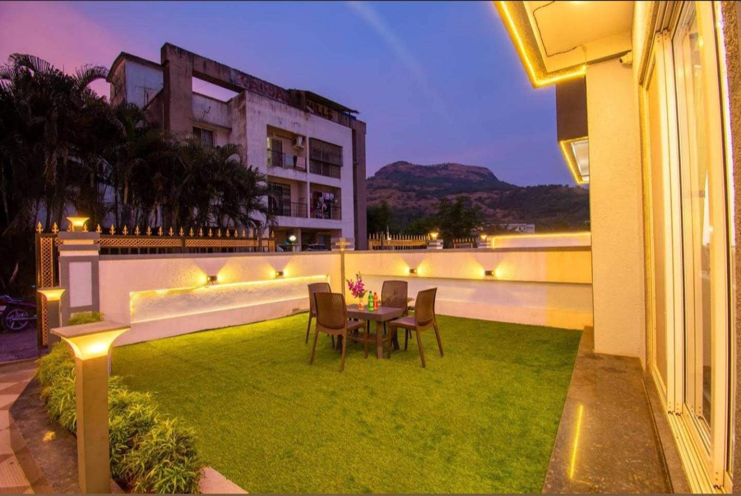 Toll Gate 3 Bhk Luxury Villa's Villa