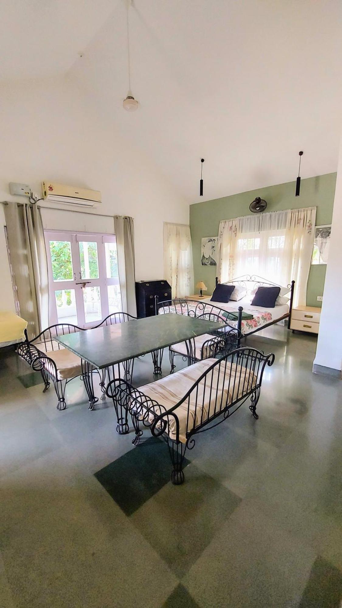 Villa Francis Exclusive 4-bedroom Family Retreat With Pool *