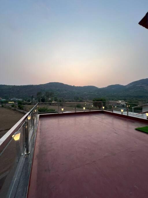 Villa Mount Retreat 4bhk Big Indoor Party Pool Lonavala