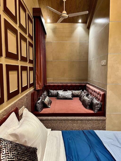 Mount Retreat 4bhk Big Indoor Party Pool Lonavala