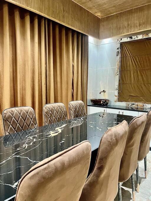 Mount Retreat 4bhk Big Indoor Party Pool * Lonavala
