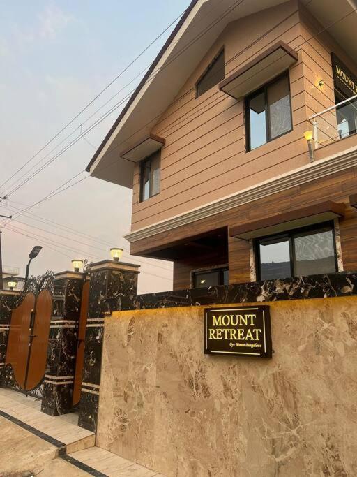 Mount Retreat 4bhk Big Indoor Party Pool Villa