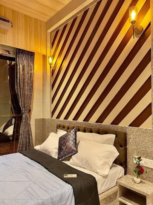Villa Mount Retreat 4bhk Big Indoor Party Pool
