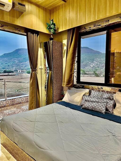 Mount Retreat 4bhk Big Indoor Party Pool Villa