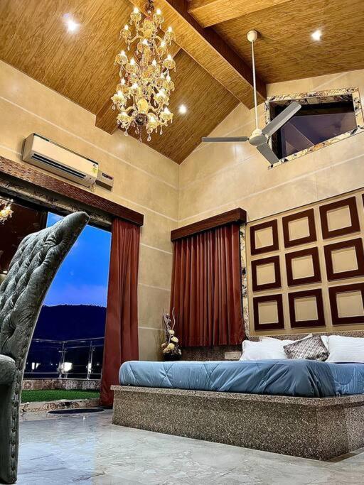 Mount Retreat 4bhk Big Indoor Party Pool * Lonavala