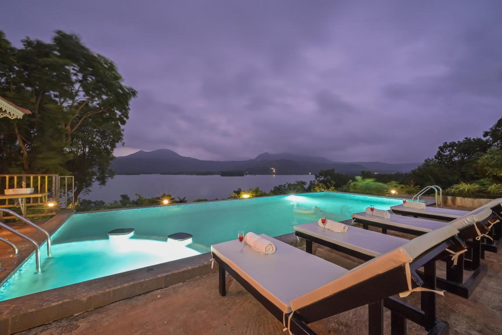 Villa Lifeline Villas: Pawna Lake View With Infinity Pool And Event Lawn Lonavala
