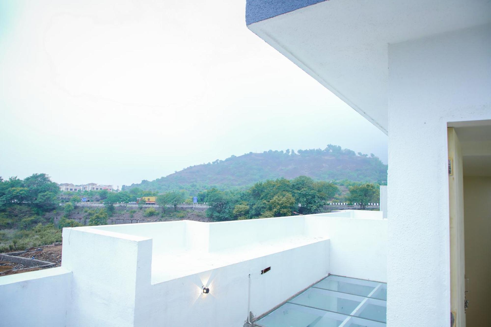 Emerald Villa