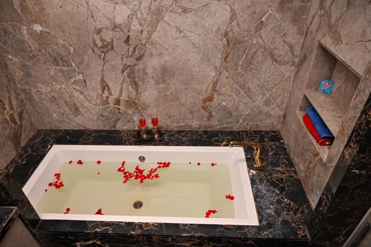 Villa Tikshana 6bhk *