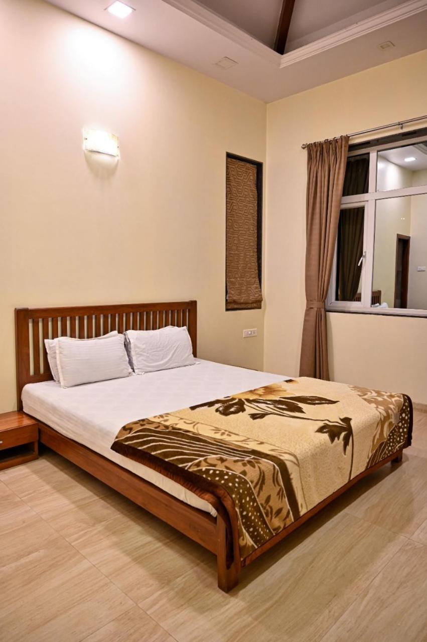 Villa Tikshana 6bhk *