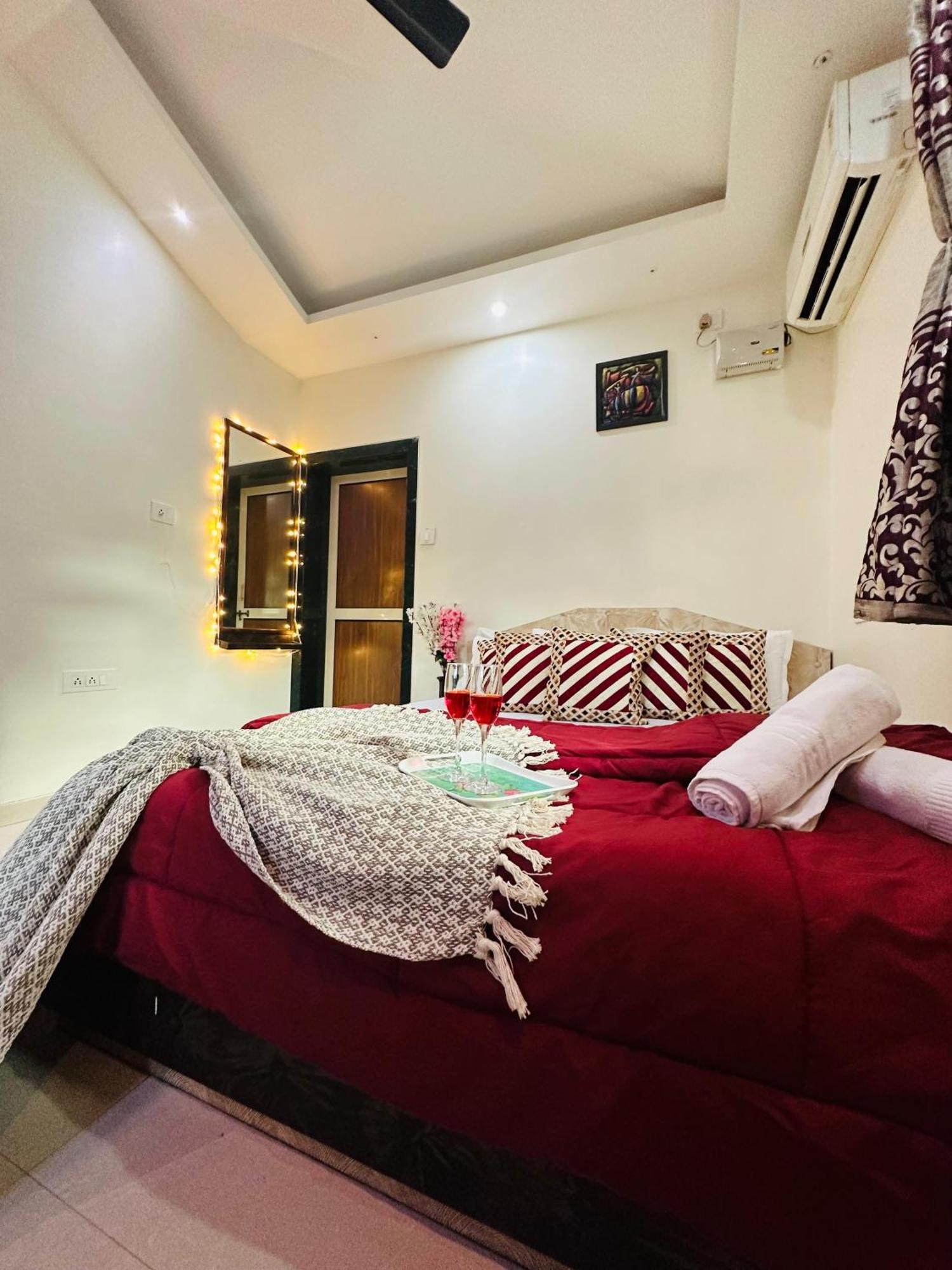 Villa Lifeline - Exclusive 2bhk Taraangan Farm With Huge Private Pool And Lawn Area