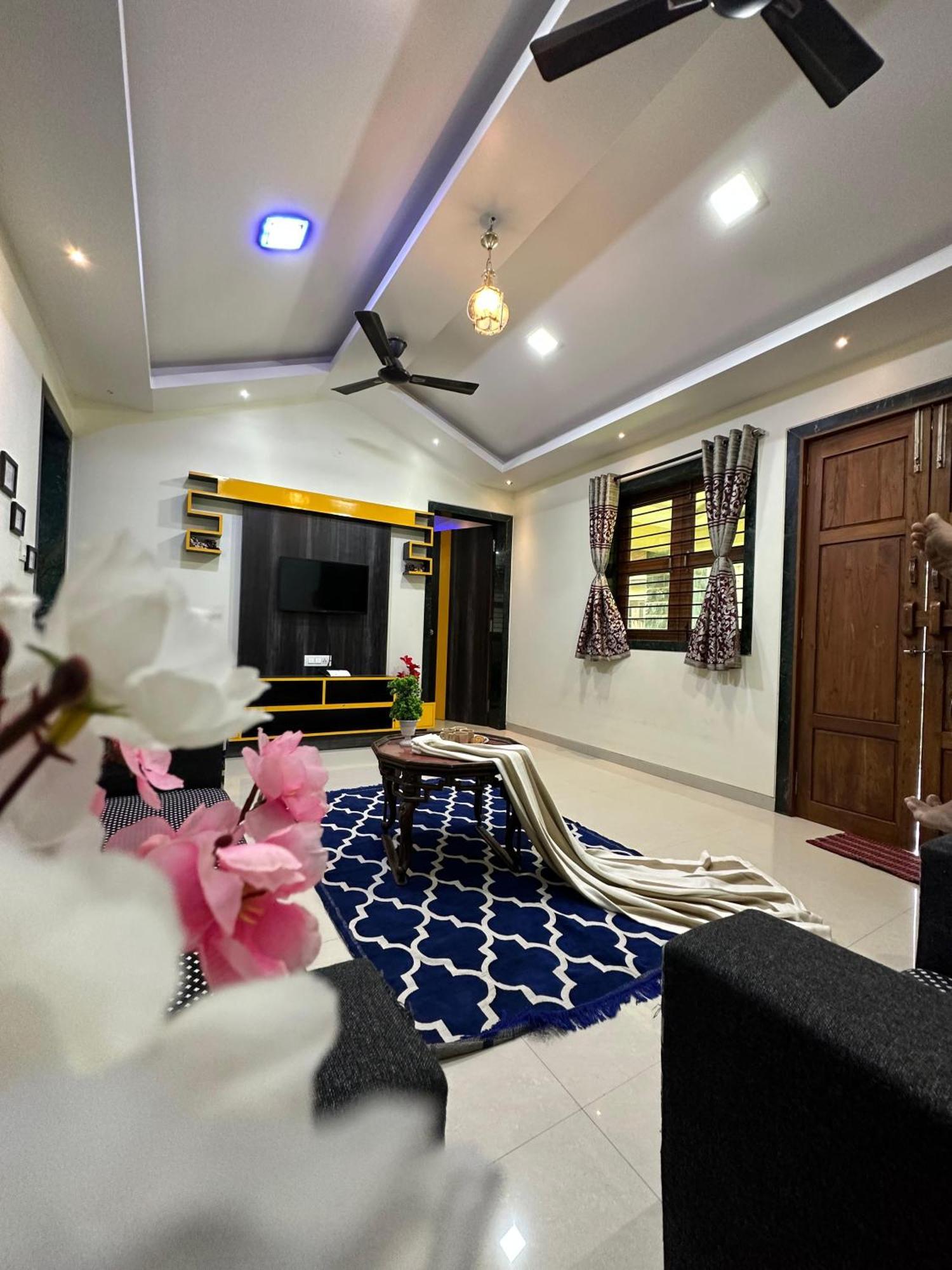 Villa Lifeline - Exclusive 2bhk Taraangan Farm With Huge Private Pool And Lawn Area *