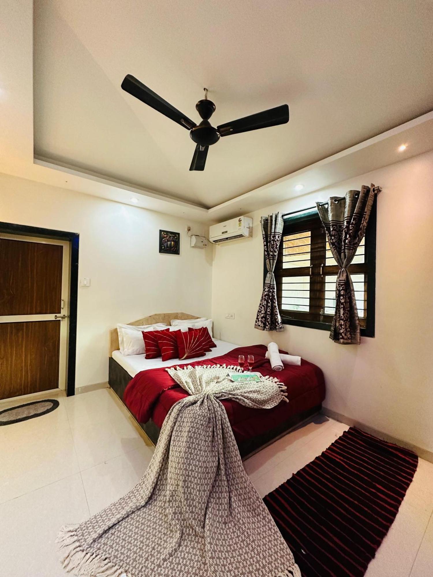 Lifeline - Exclusive 2bhk Taraangan Farm With Huge Private Pool And Lawn Area Villa Lonavala