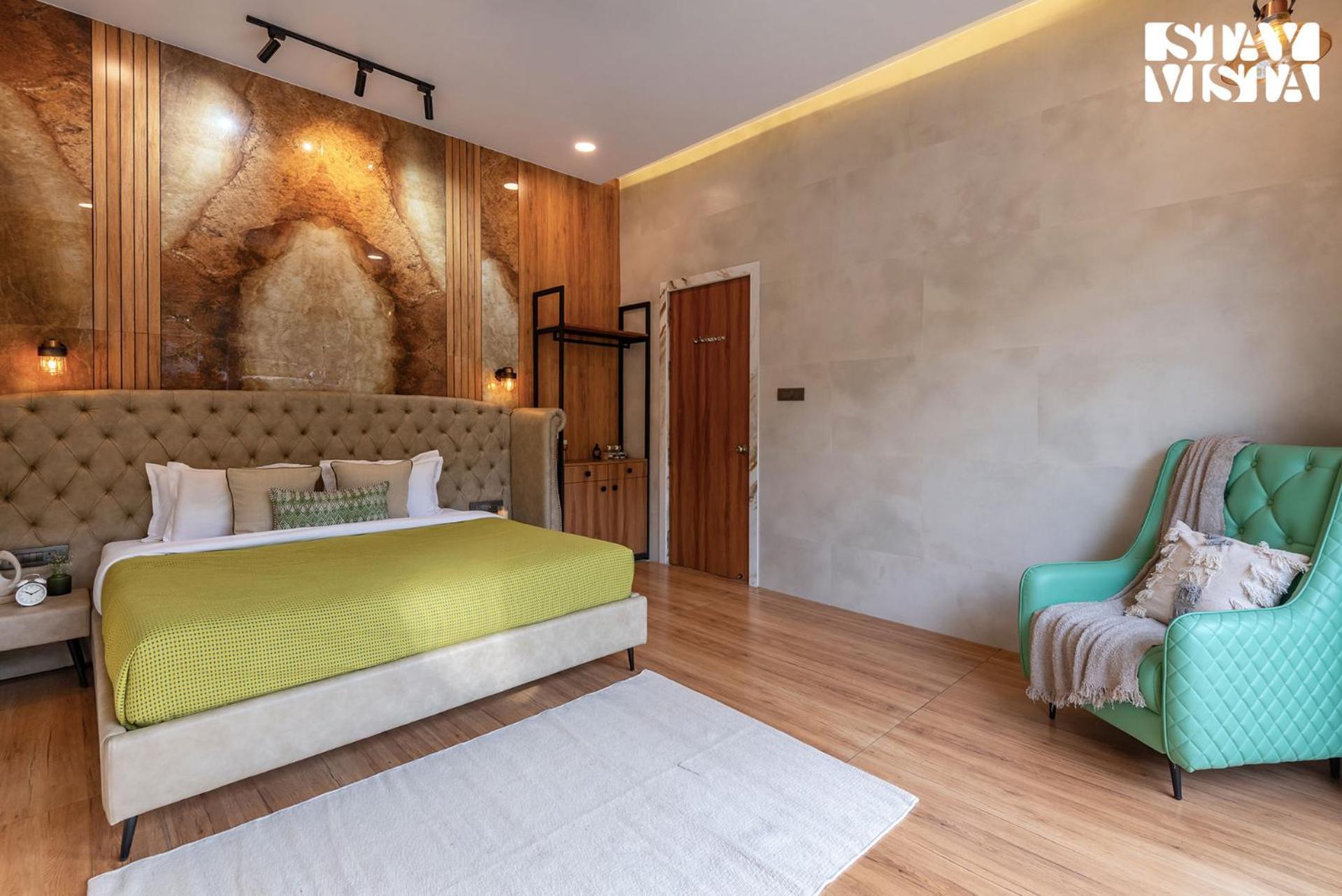 Stayvista At La Rive With Swimming Pool & View Villa *
