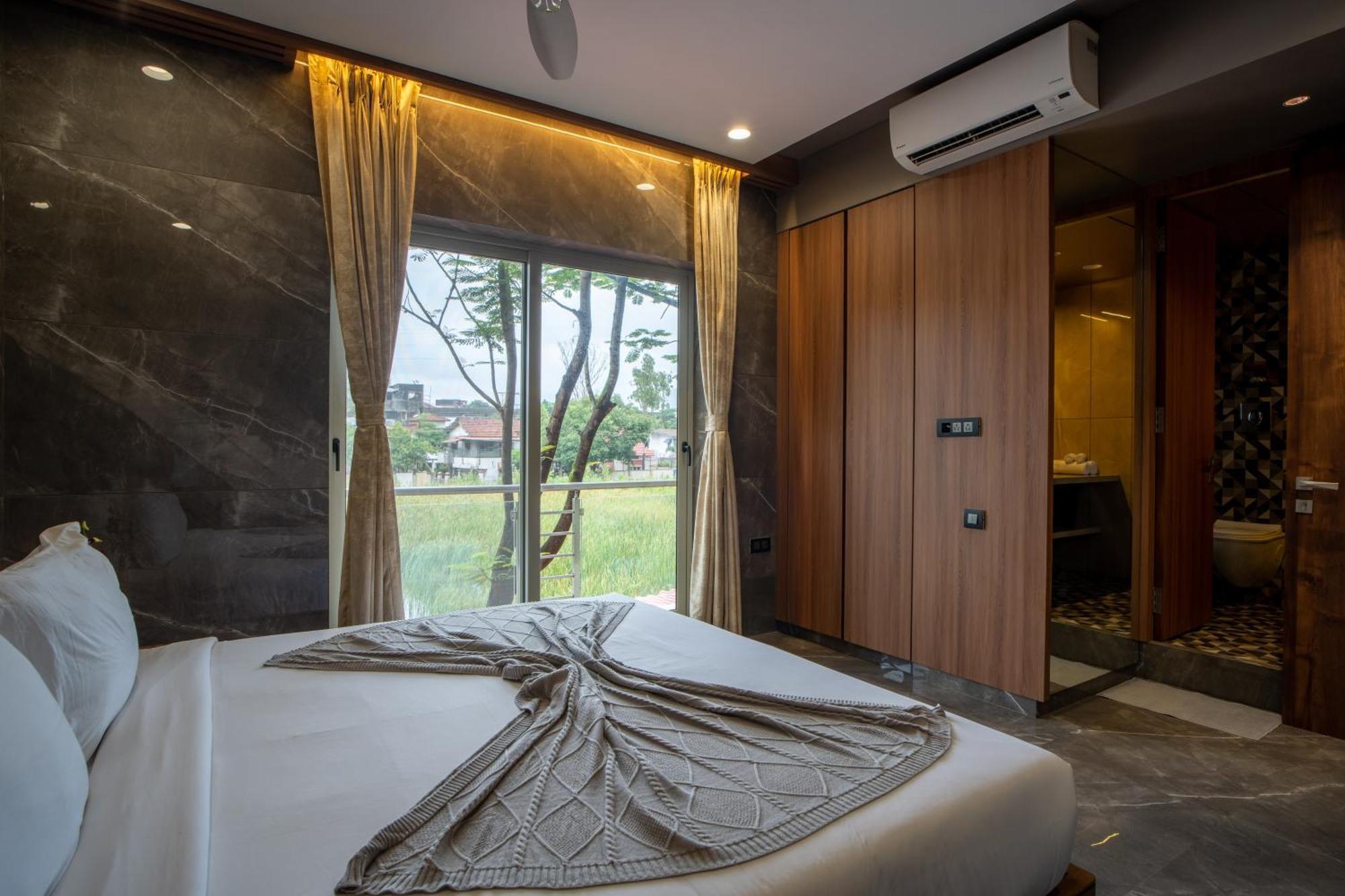 Alaya - Imperial Calista 4bhk Near Khandala Hills Villa *
