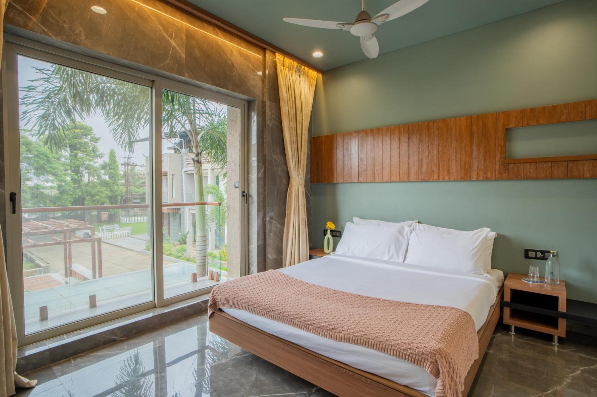 Alaya - Imperial Calista 4bhk Near Khandala Hills