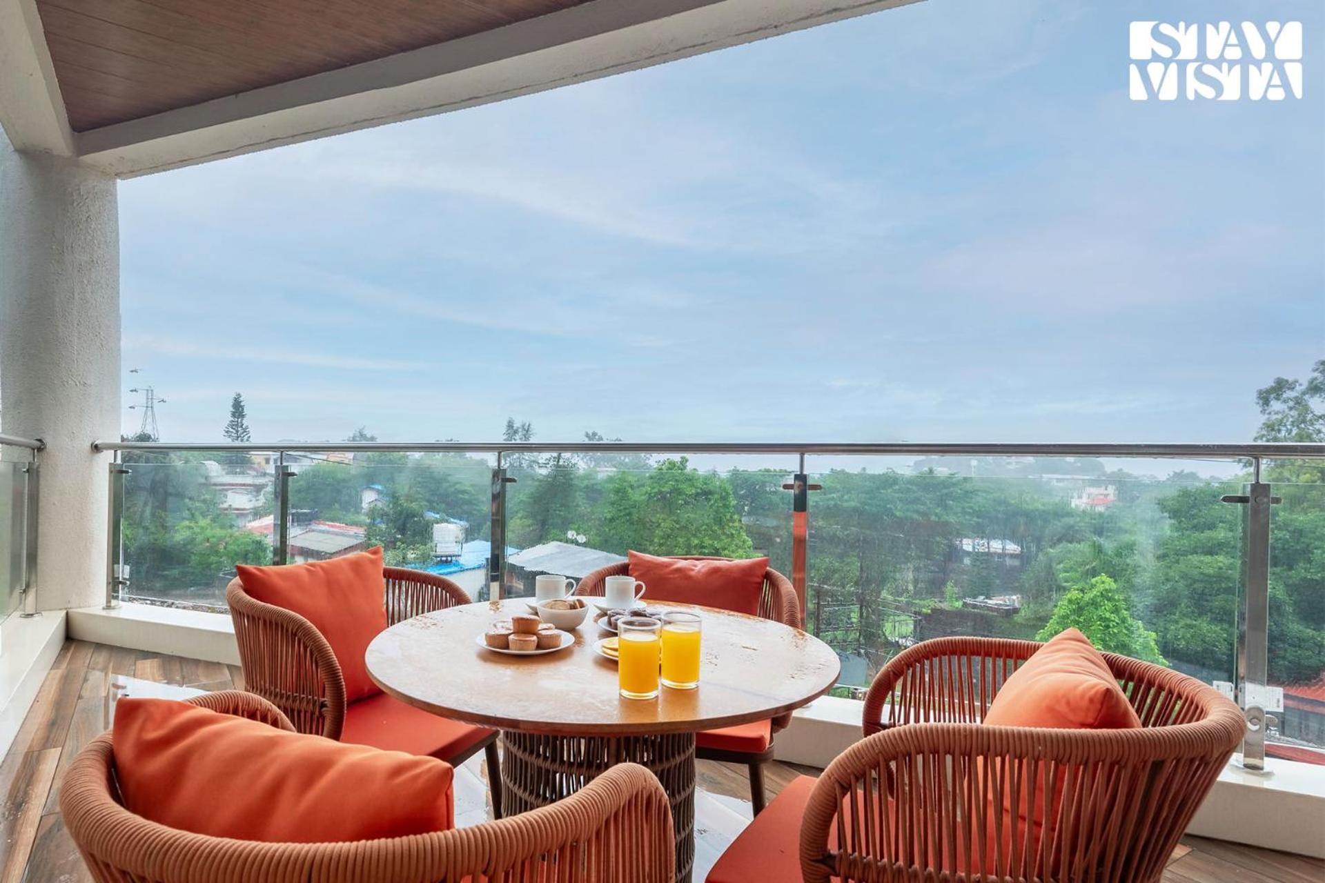 Mocha House With Indoor Pool, Bbq & Bonfire At By Stayvista Villa *