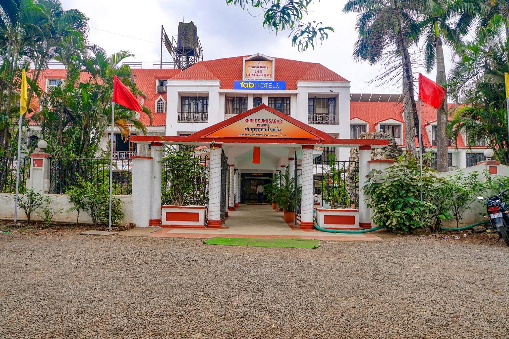 Hotel Fabhotel Prime Sukhsagar 4*