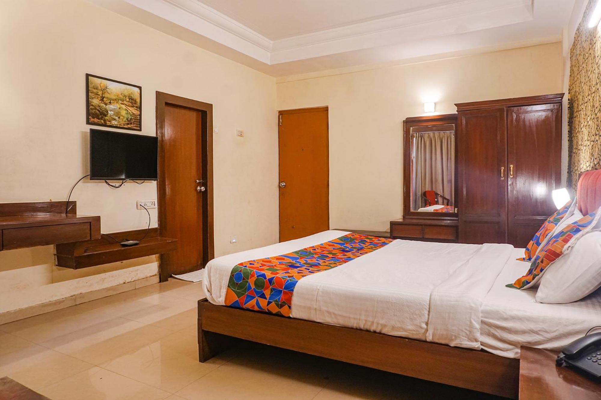 Hotel Fabhotel Prime Sukhsagar 4*