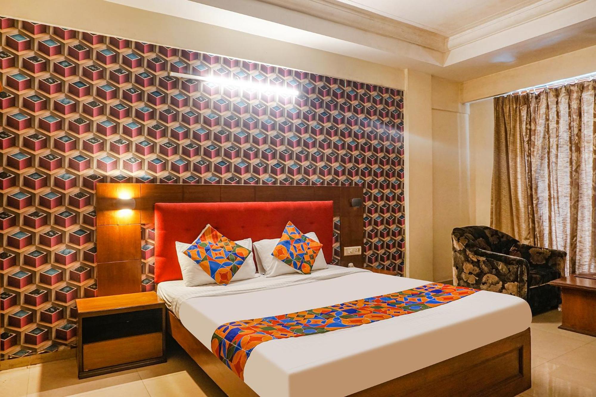 Fabhotel Prime Sukhsagar 4*