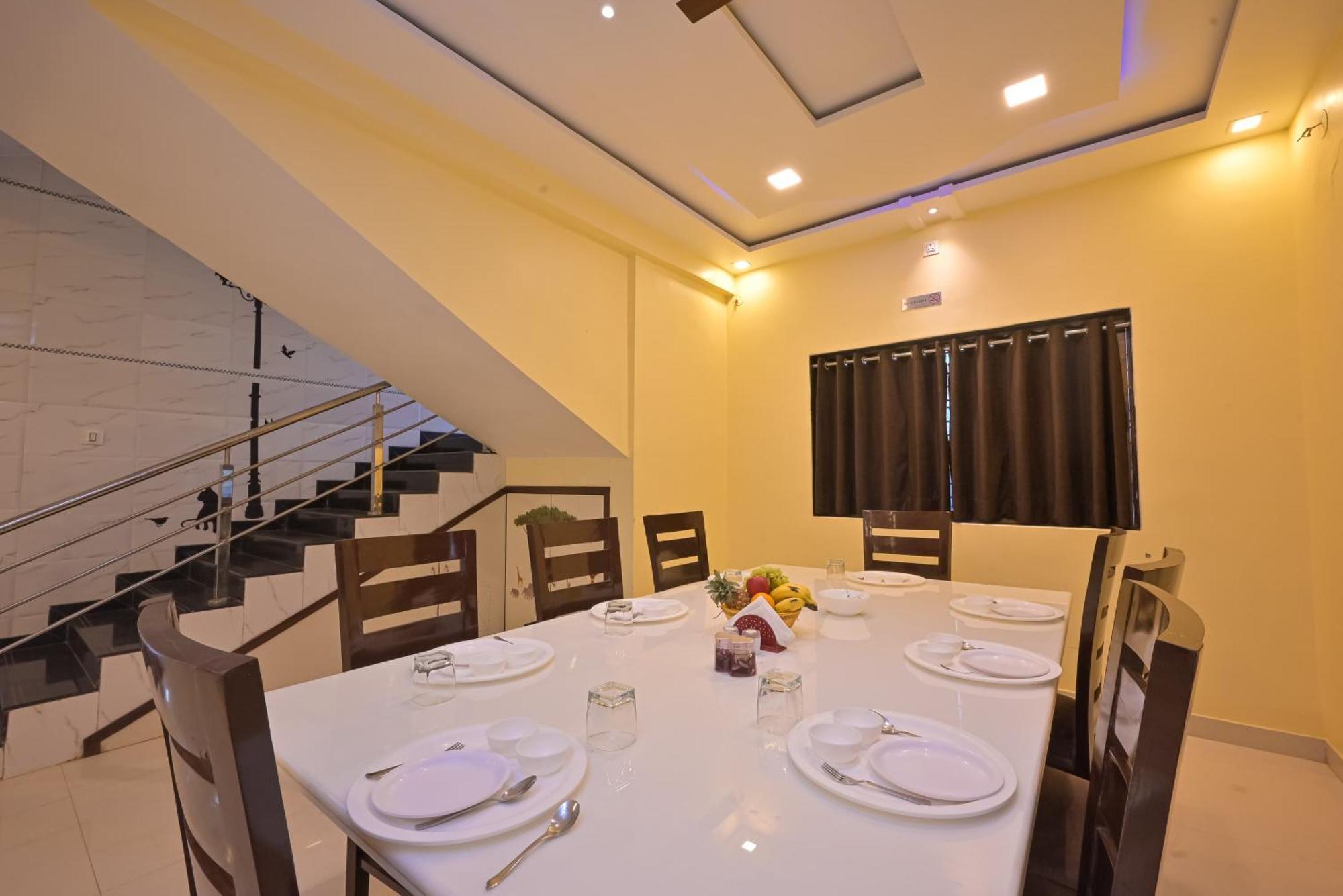 Royal Oasis Villa *