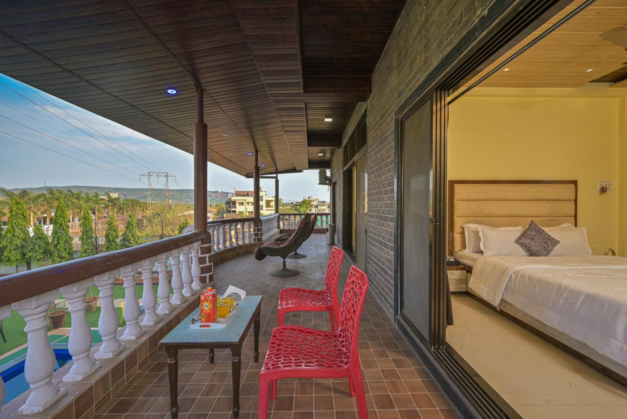 Royal Oasis Villa