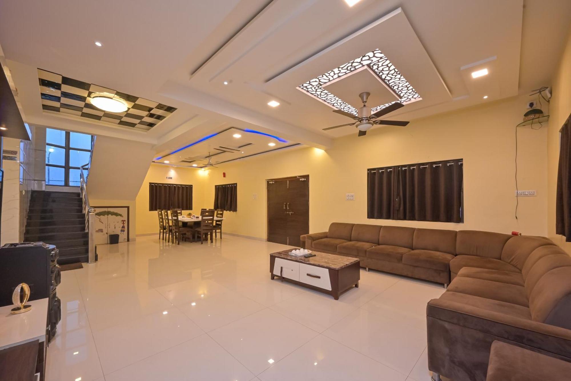 Royal Oasis Villa *
