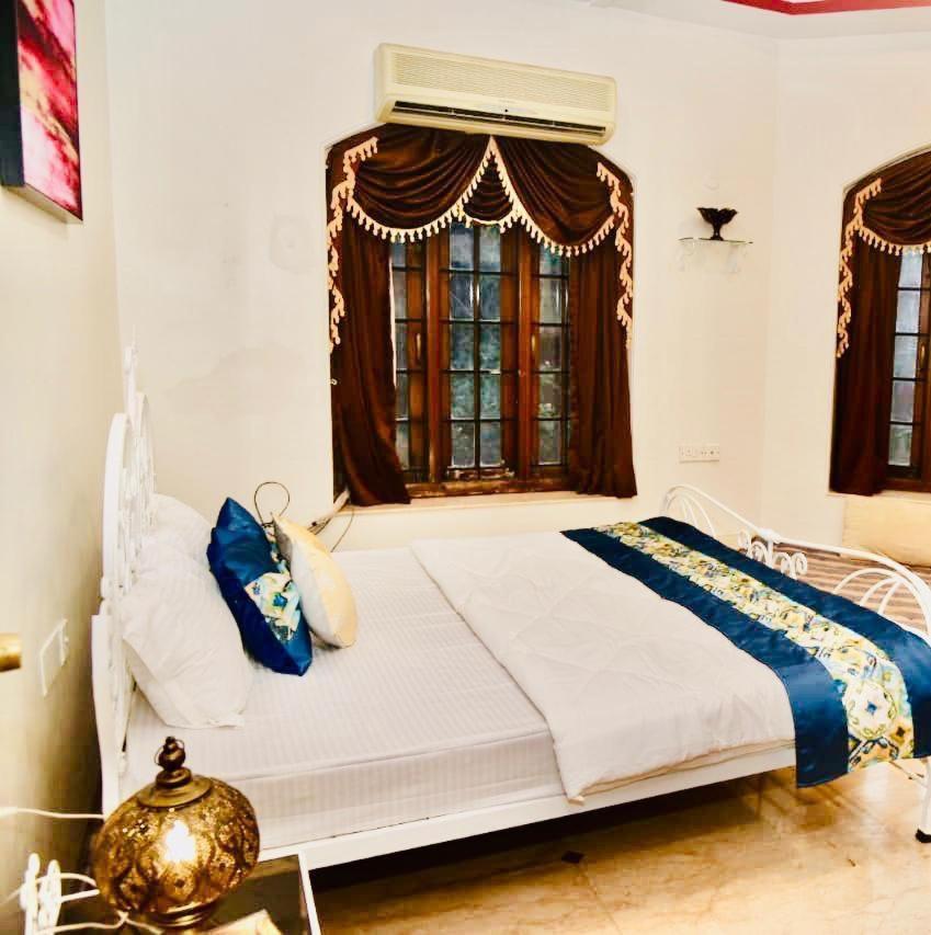 Woodside Villa *