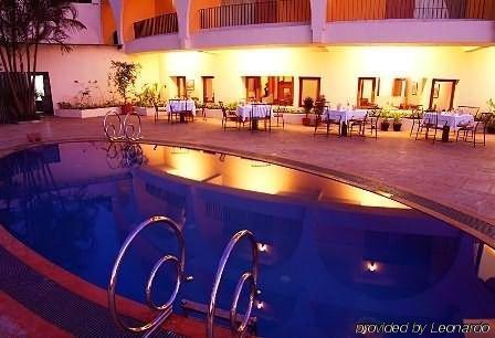 Sahil Sarovar Portico Hotel 3*
