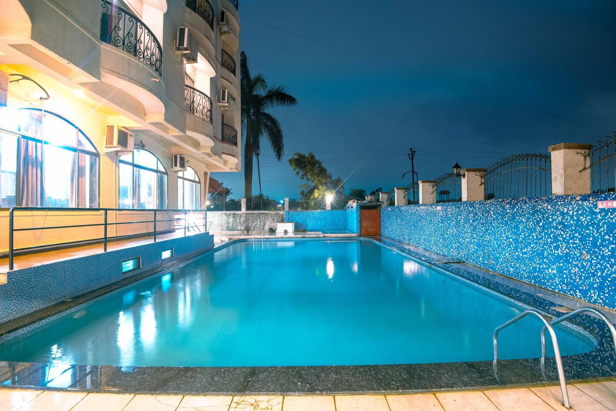 Hotel Treebo Reveniir With Pool Lonavala