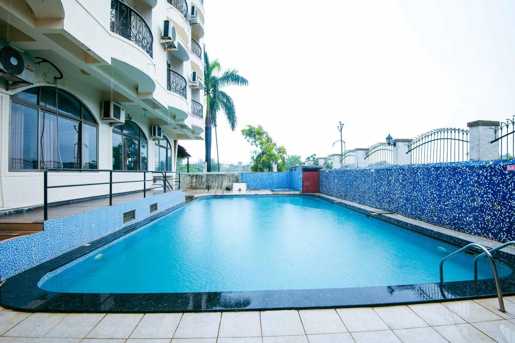 Treebo Reveniir With Pool Hotel Lonavala