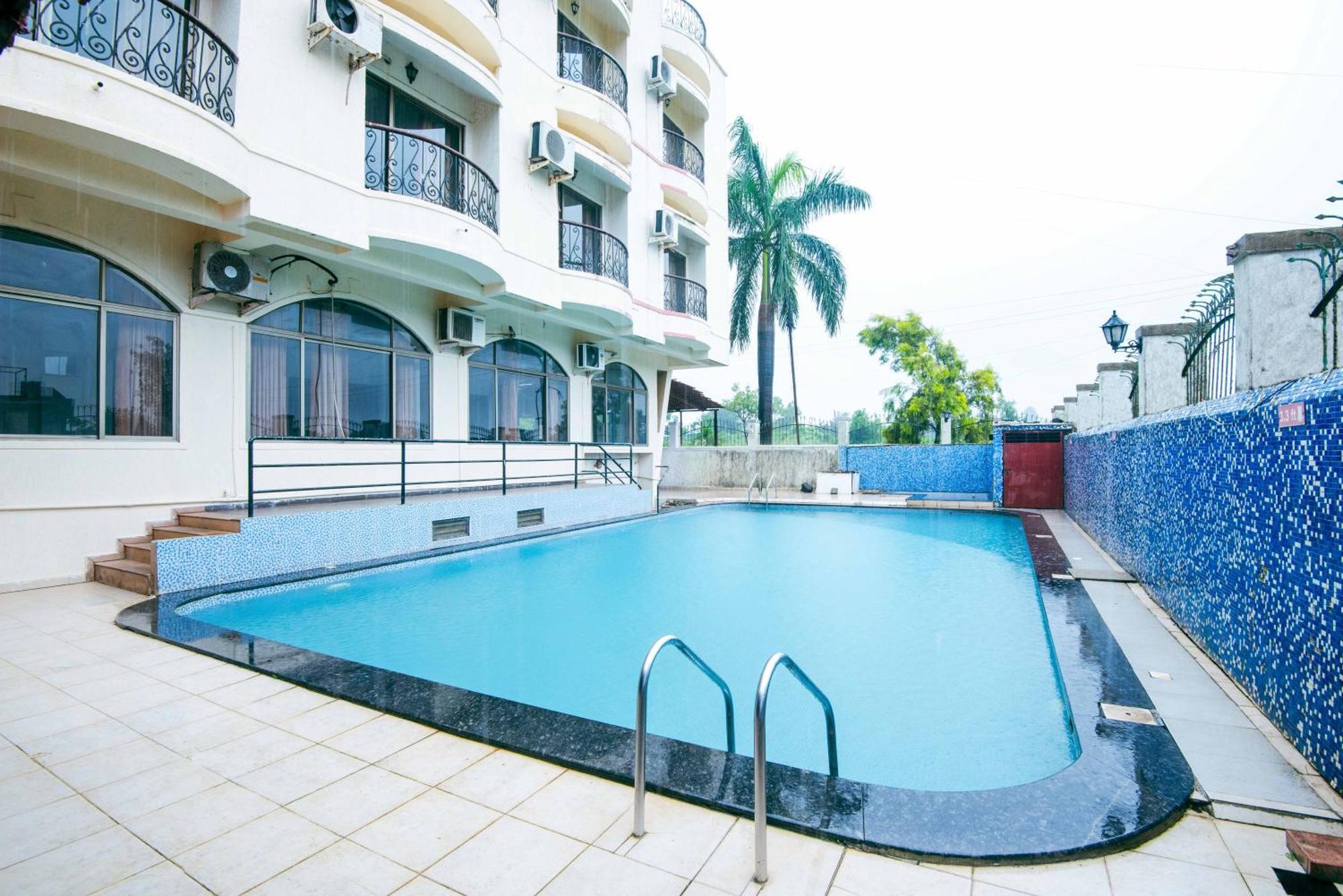 Treebo Reveniir With Pool Lonavala