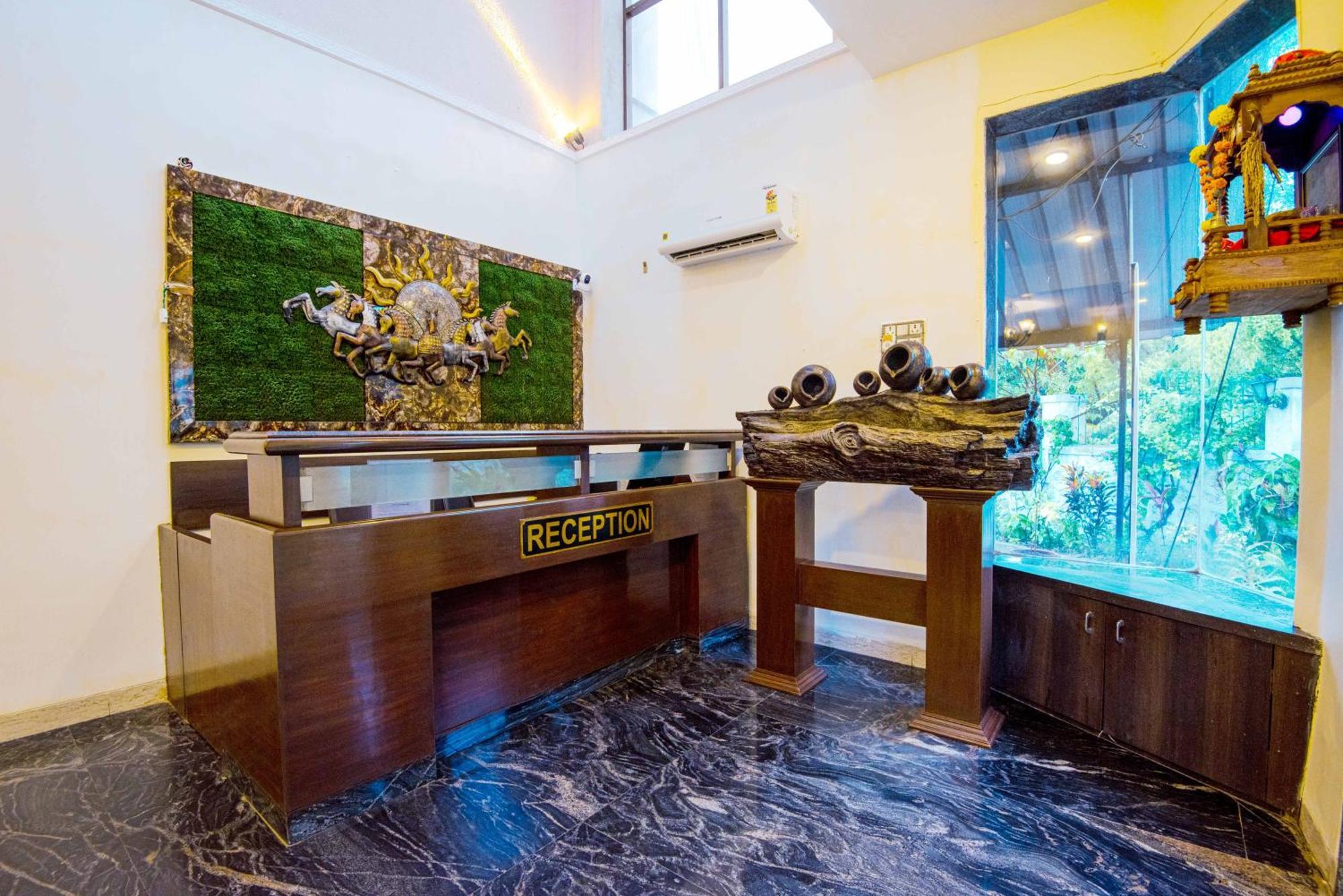 Treebo Reveniir With Pool Hotel