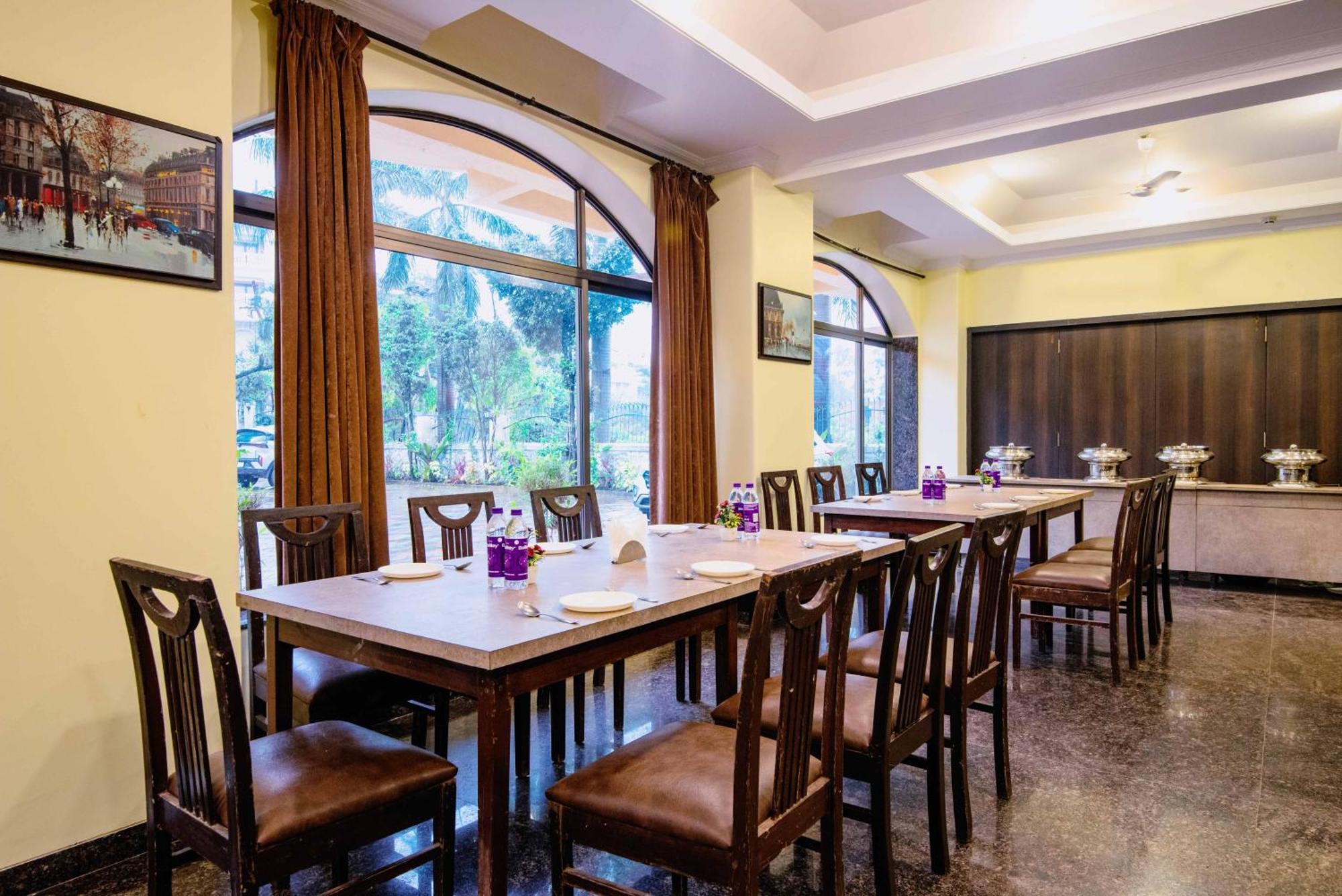 Hotel Treebo Reveniir With Pool Lonavala