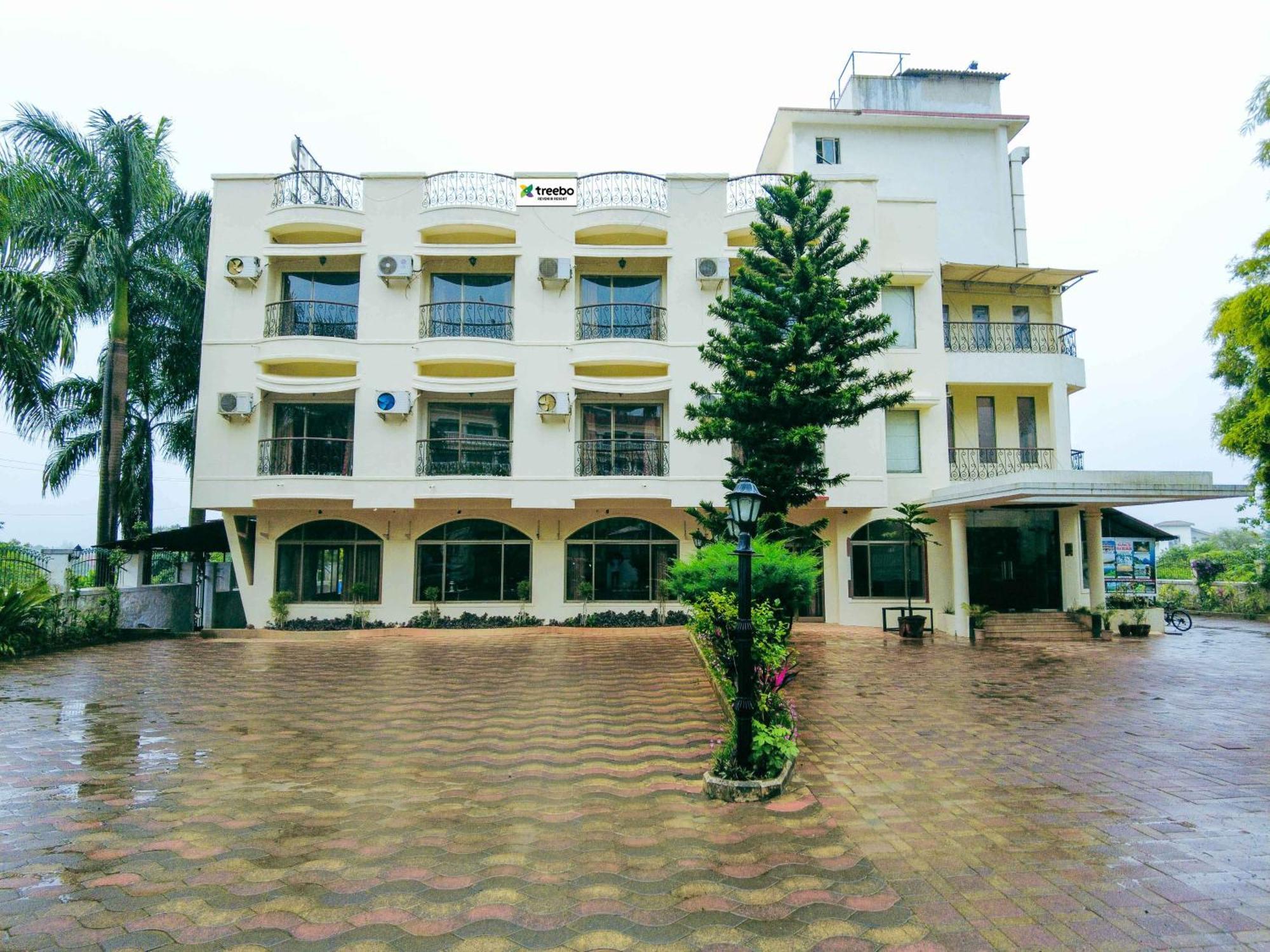 Treebo Reveniir With Pool Lonavala