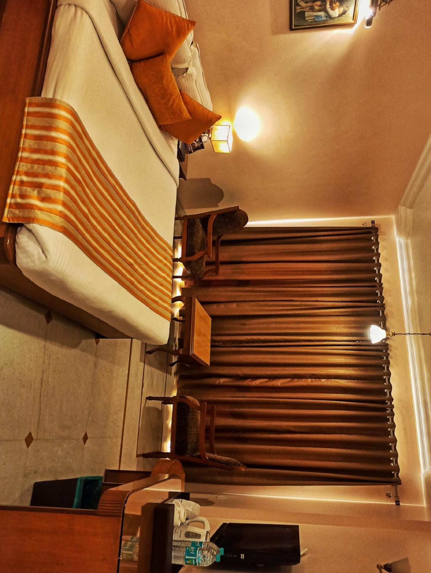 Hotel Kailash Parbat
