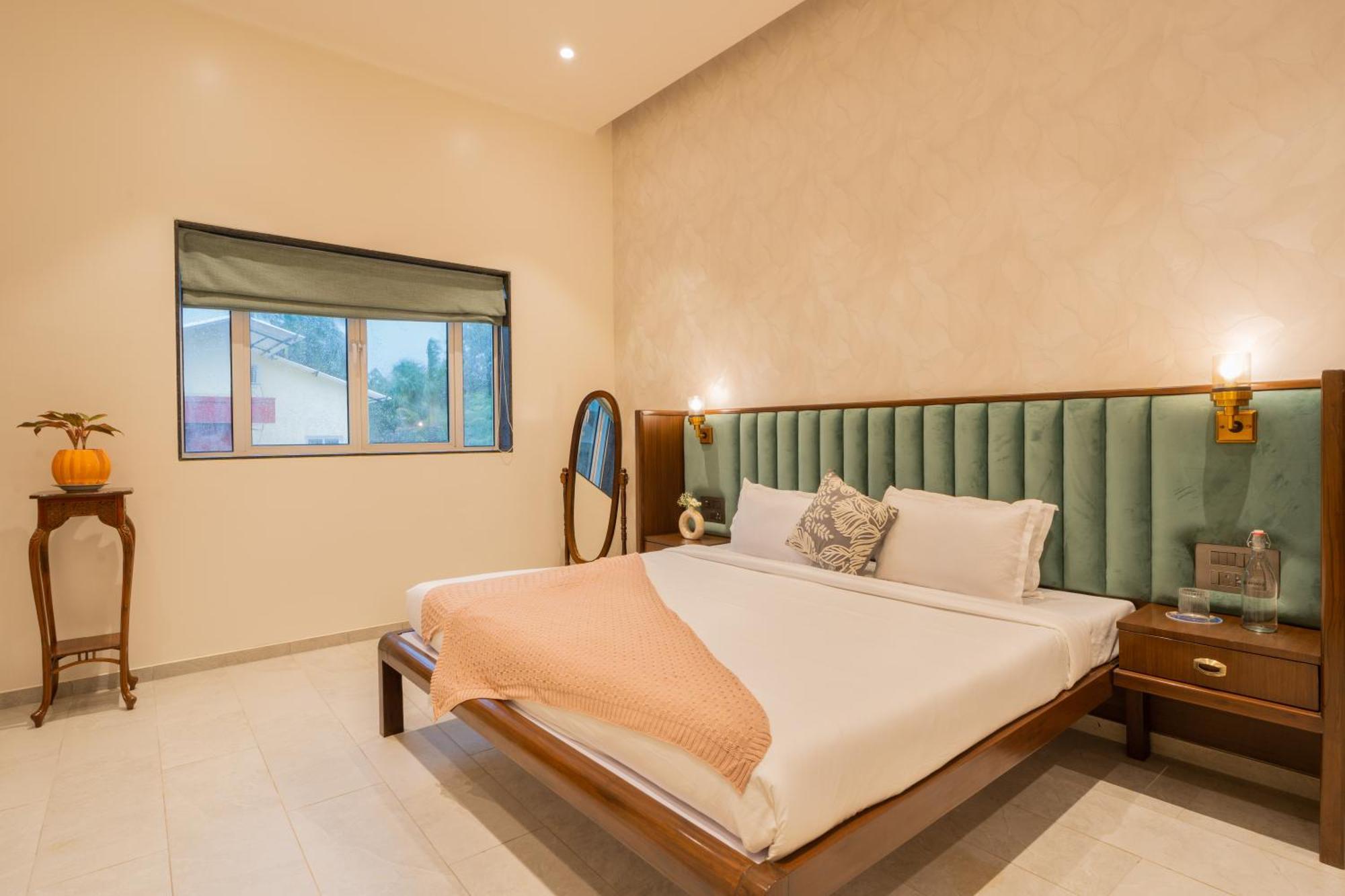 Elivaas 5bhk With Pool And Gazebo - House Of Q Villa Lonavala