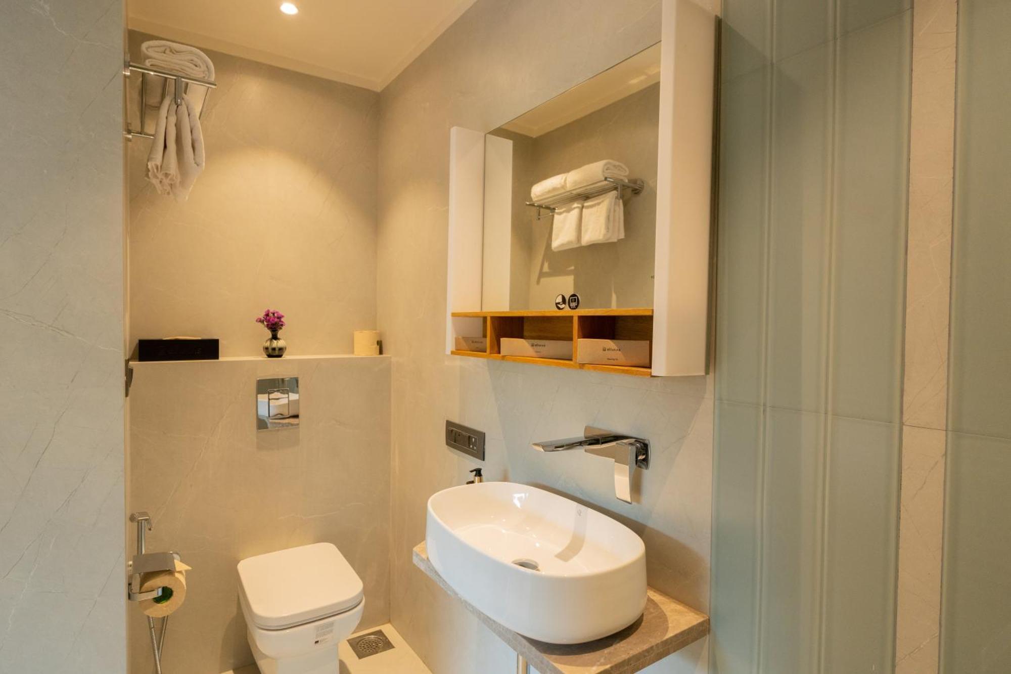 Elivaas 5bhk With Pool And Gazebo - House Of Q Villa *