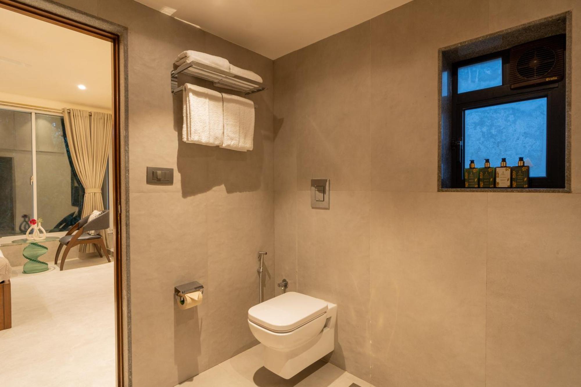 Villa Elivaas 5bhk With Pool And Gazebo - House Of Q *