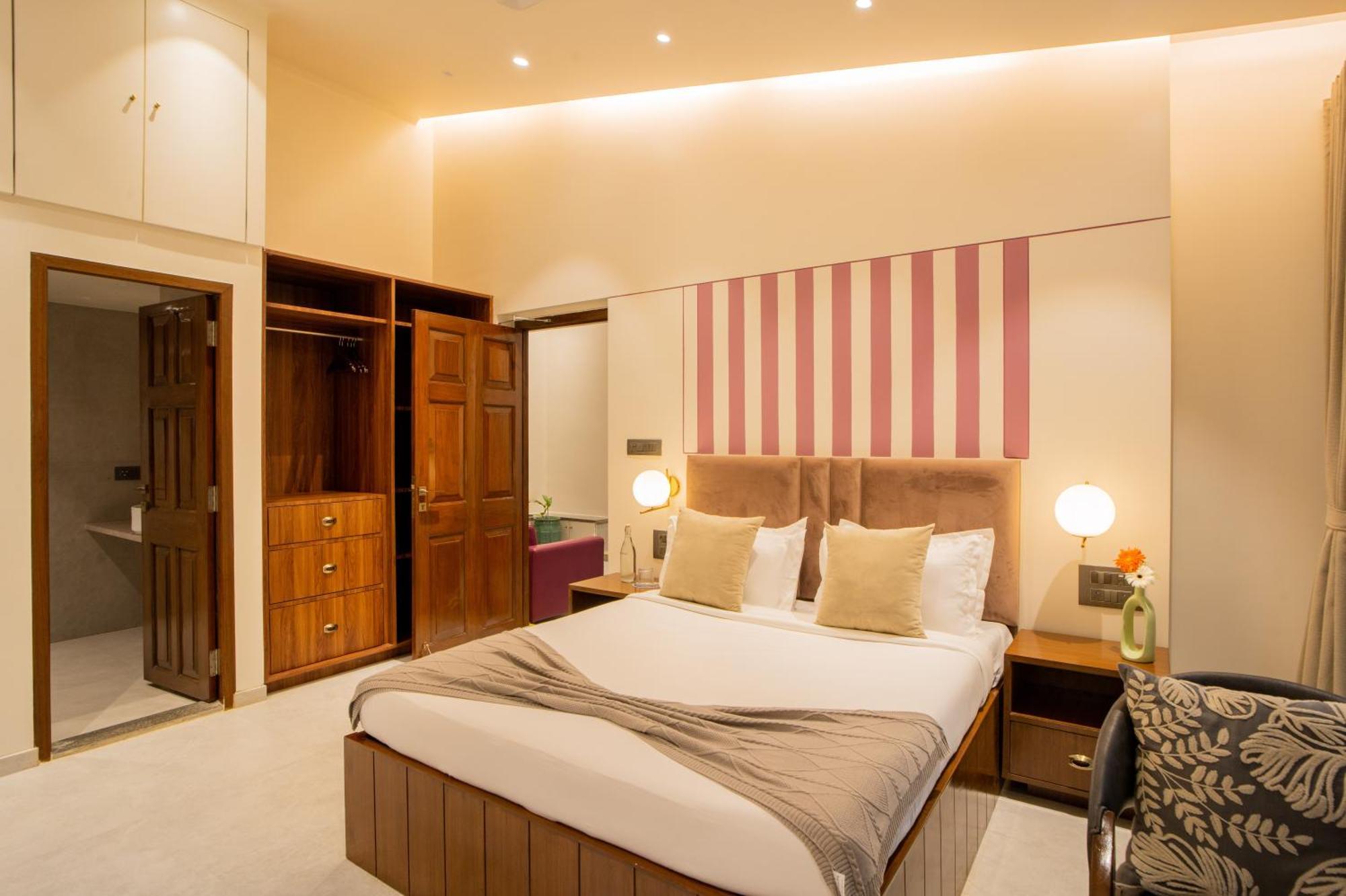Elivaas 5bhk With Pool And Gazebo - House Of Q Villa *