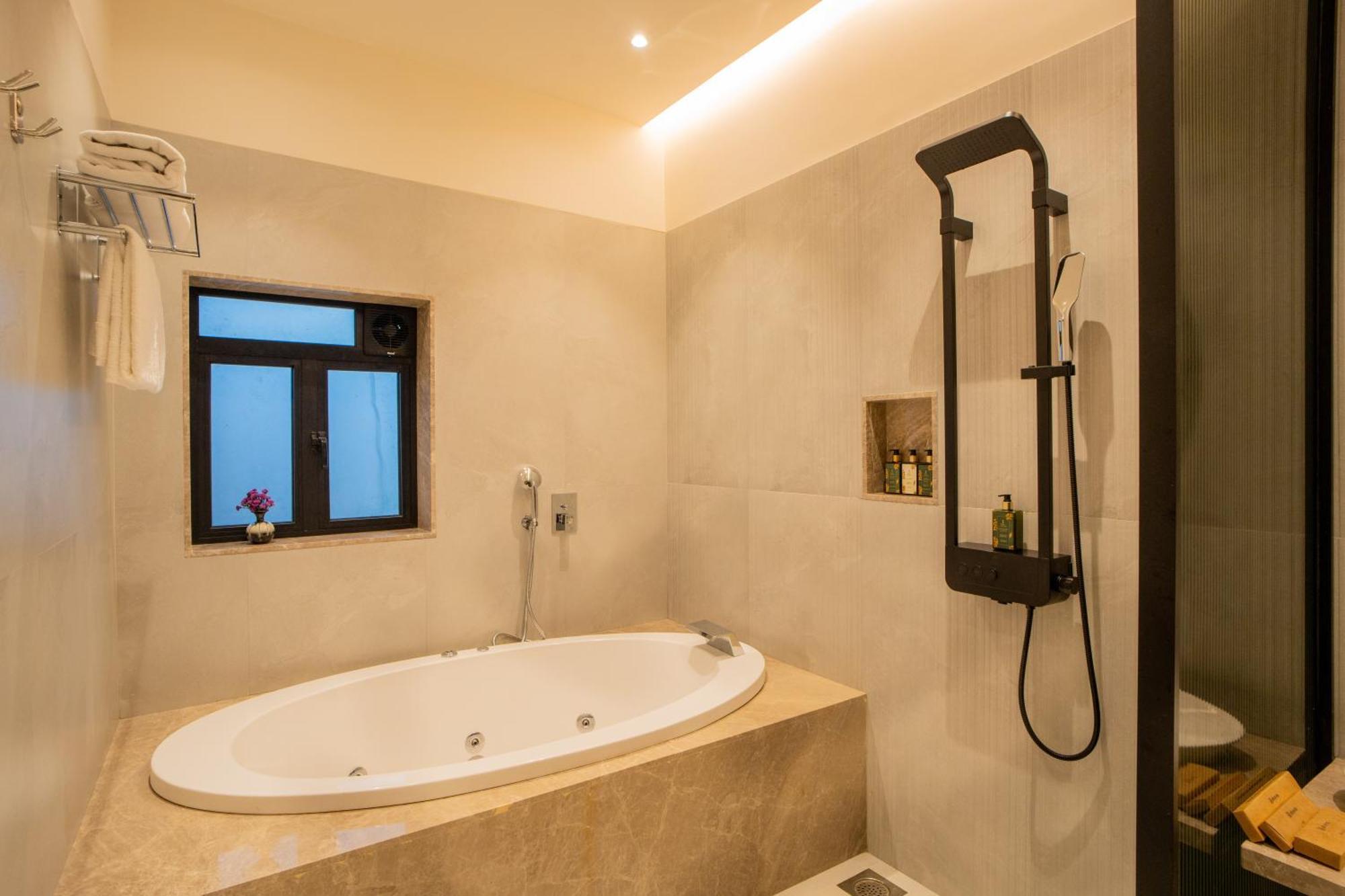 Elivaas 5bhk With Pool And Gazebo - House Of Q *