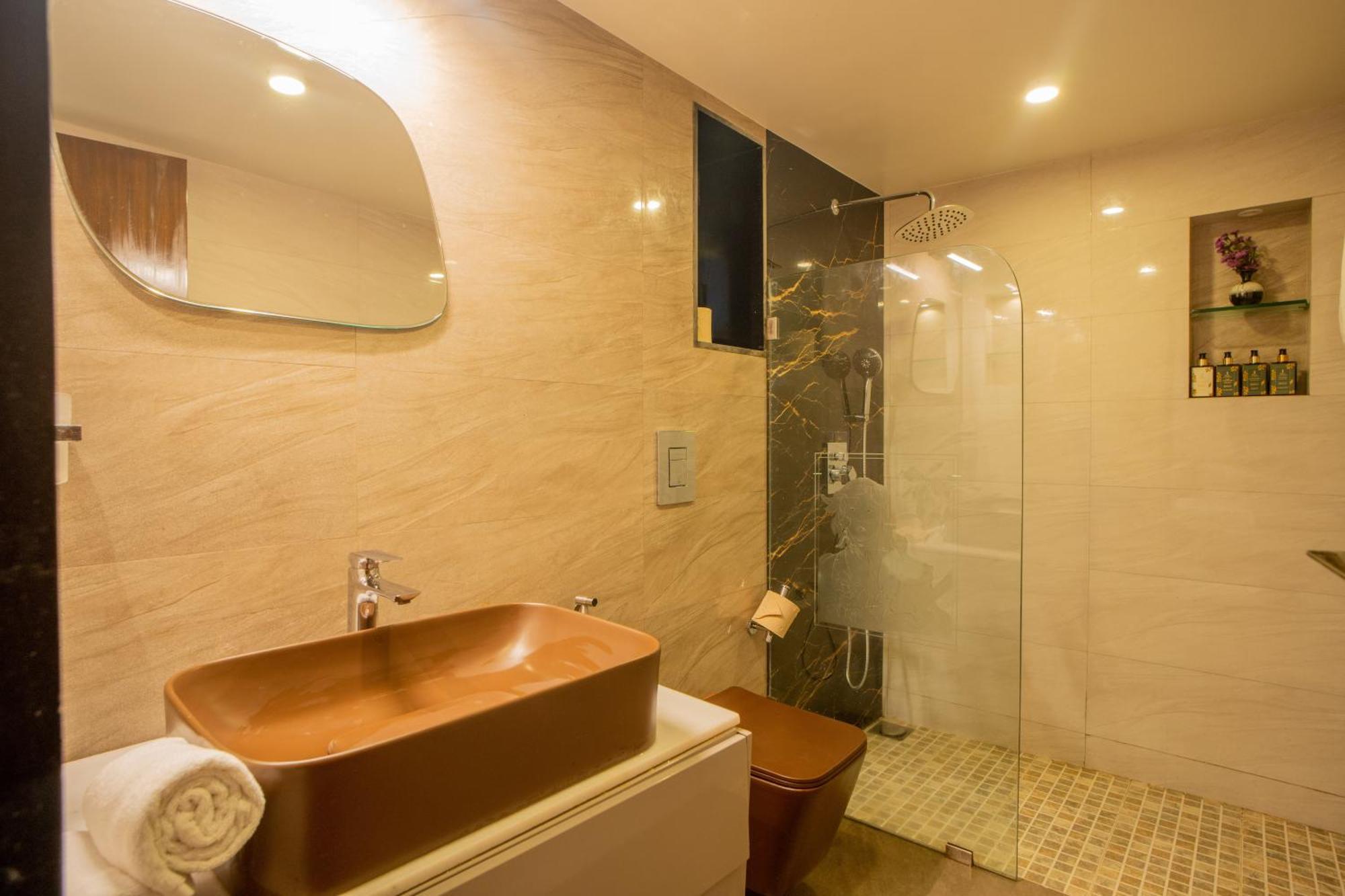 Elivaas 5bhk With Pool And Gazebo - House Of Q Villa *