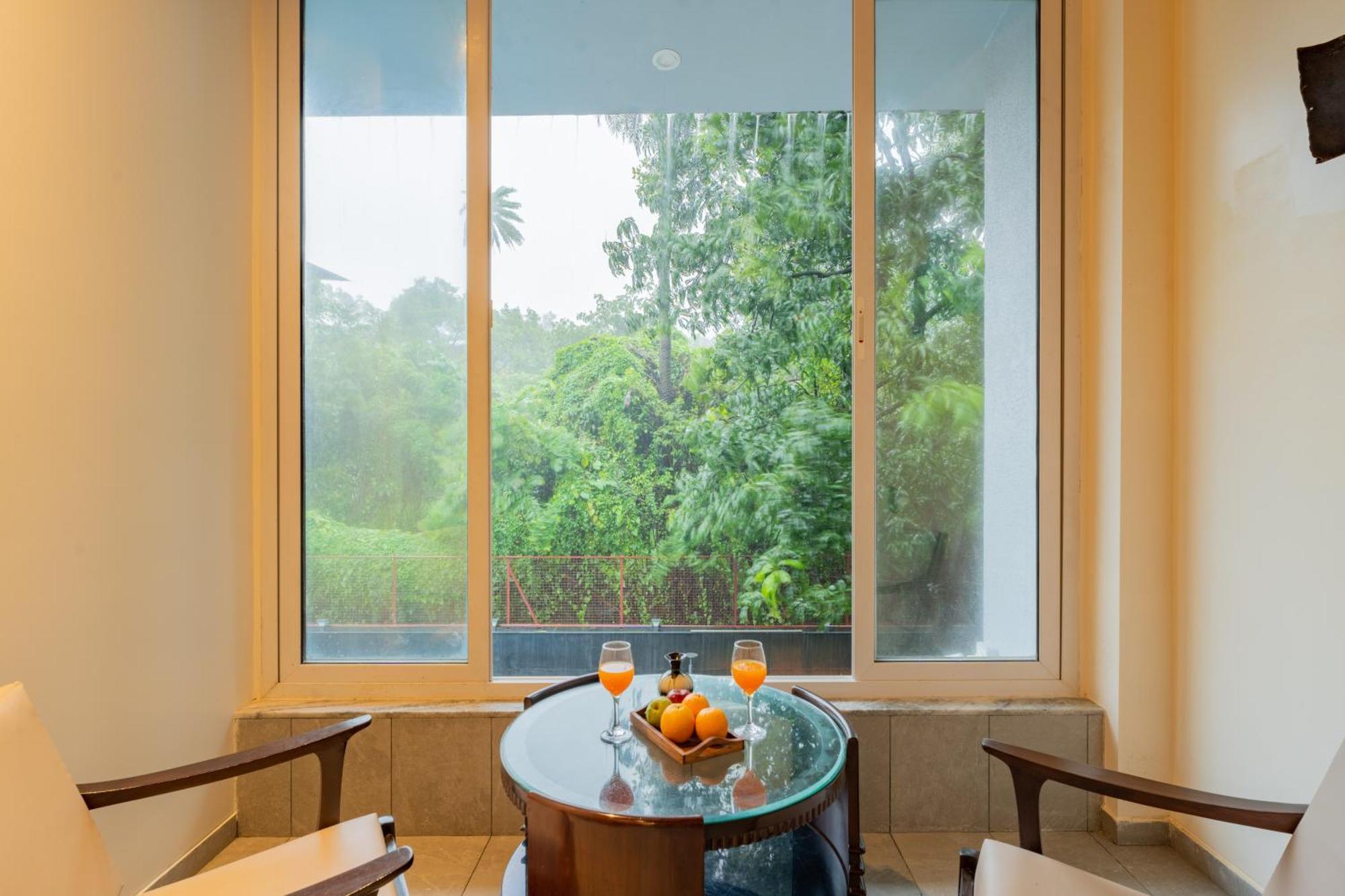 Elivaas 5bhk With Pool And Gazebo - House Of Q Lonavala