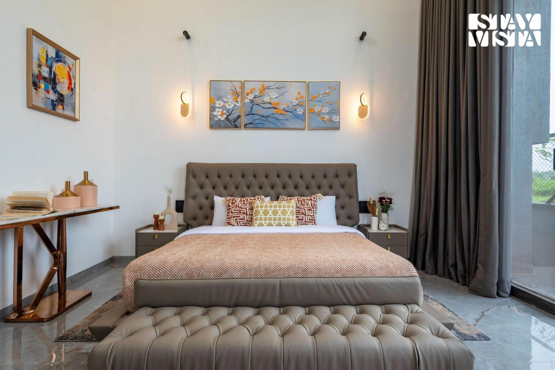 Stayvista At Seraphine With Theatre, Jacuzzi & Pvt Pool Villa