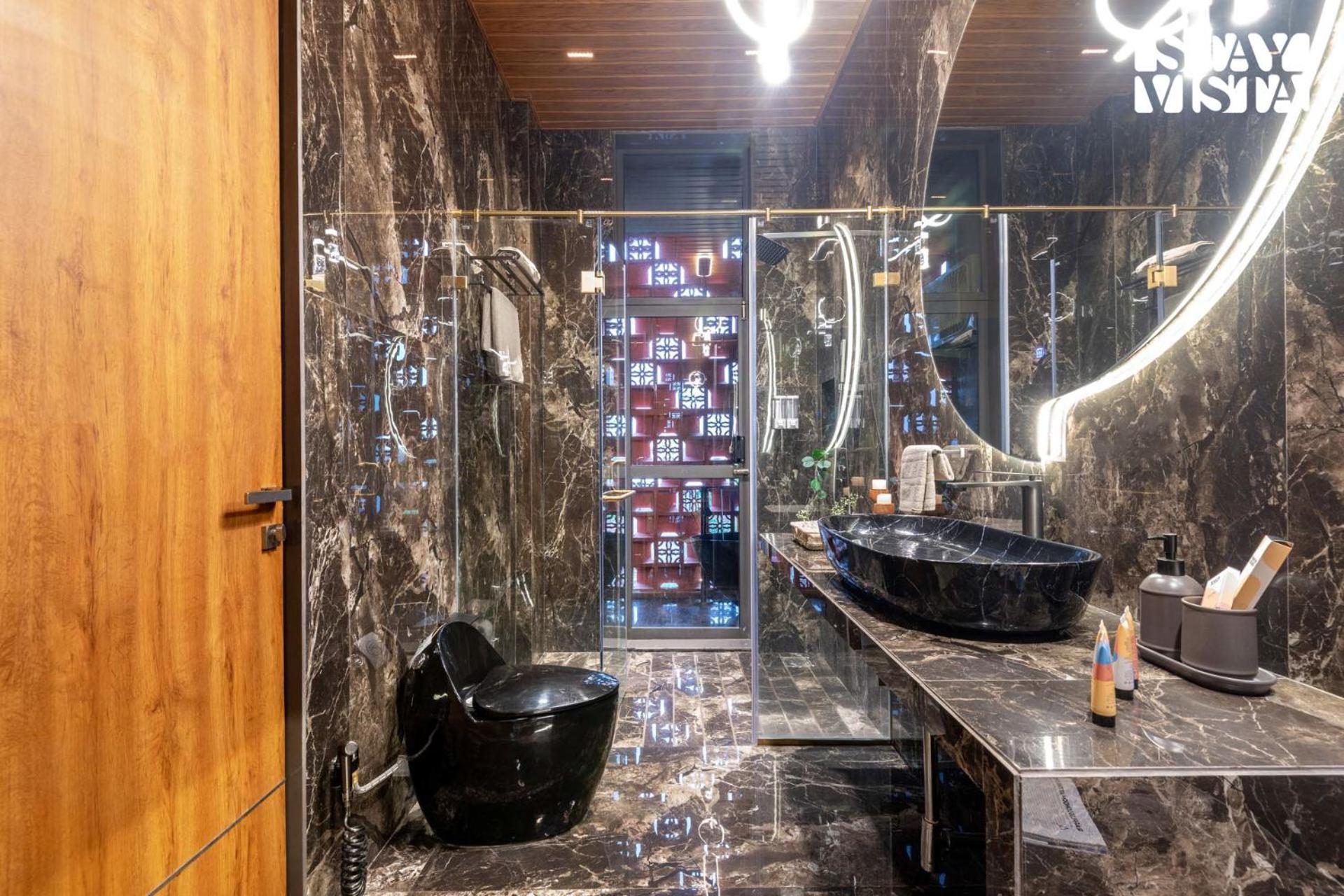 Stayvista At Seraphine With Theatre, Jacuzzi & Pvt Pool