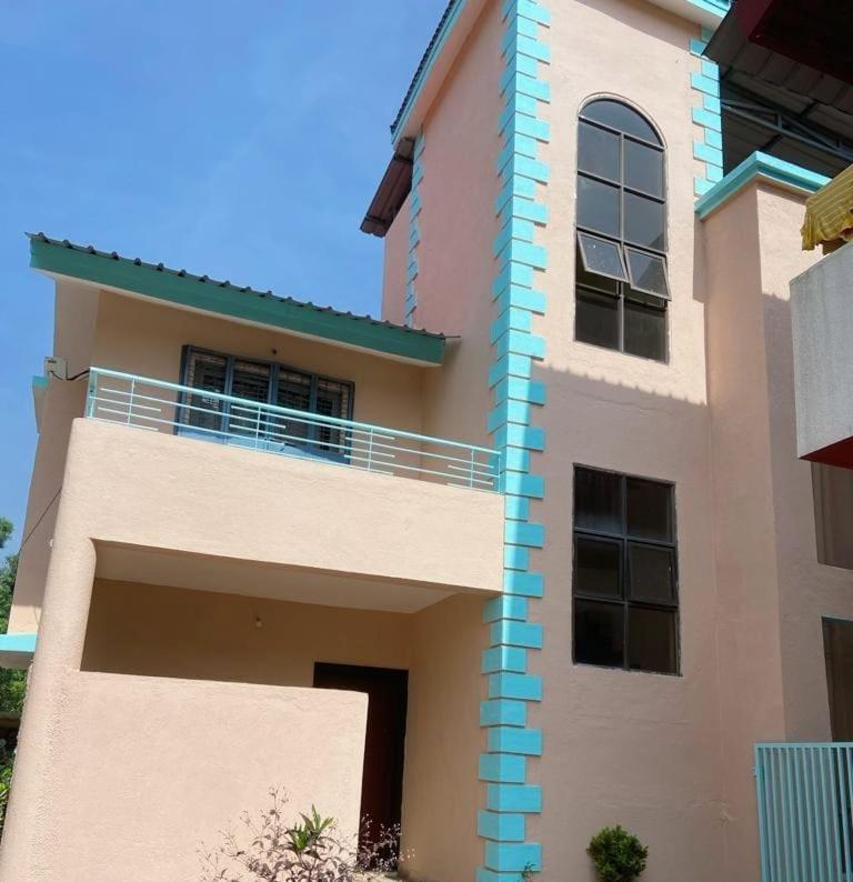 Villa Lions Residency *